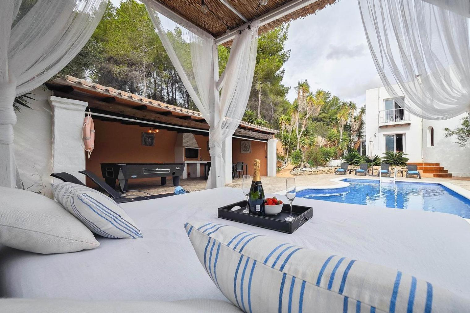 Villa Mercedes กาลายองกา ภายนอก รูปภาพ